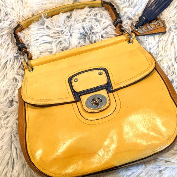 Coach Handbags - 🚫Sold🚫 Vintage Coach crossbody